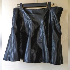 MISS SELFRIDGE Vegan Leather Mini Skirt, Pleated, Zipper, Size 12